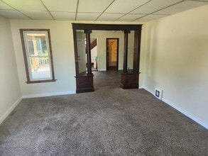 Building Photo - 434 Dorr St