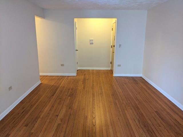 Foto del edificio - 2 bedroom in Evanston IL 60202