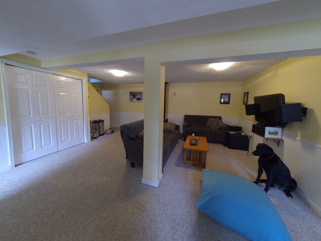 Building Photo - 30 Woodcrest Drive