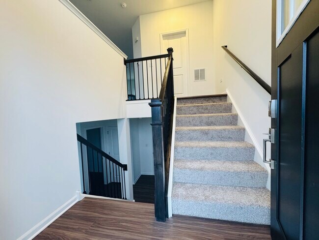 Building Photo - 25660 W Yorkshire Dr