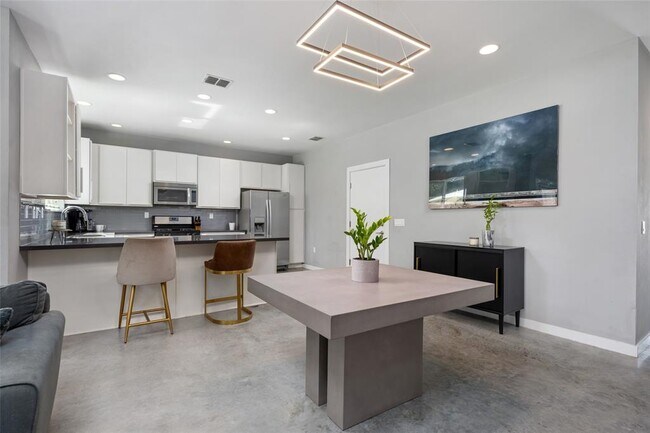 Foto del edificio - 301 W Stassney Ln