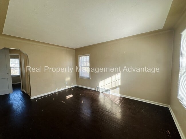Building Photo - Ferndale Charm Close to Everything - Bay W...