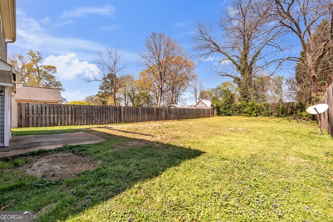 Foto del edificio - 1555 Hardin Ave