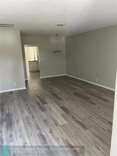 Foto del edificio - 1100 NE 23rd Terrace