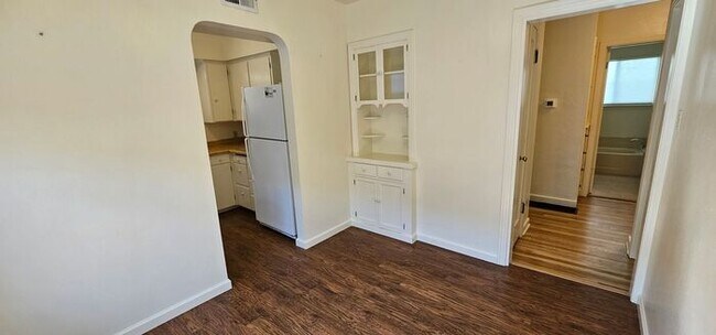 Building Photo - 2 bed 1 bath Old South West Reno Home