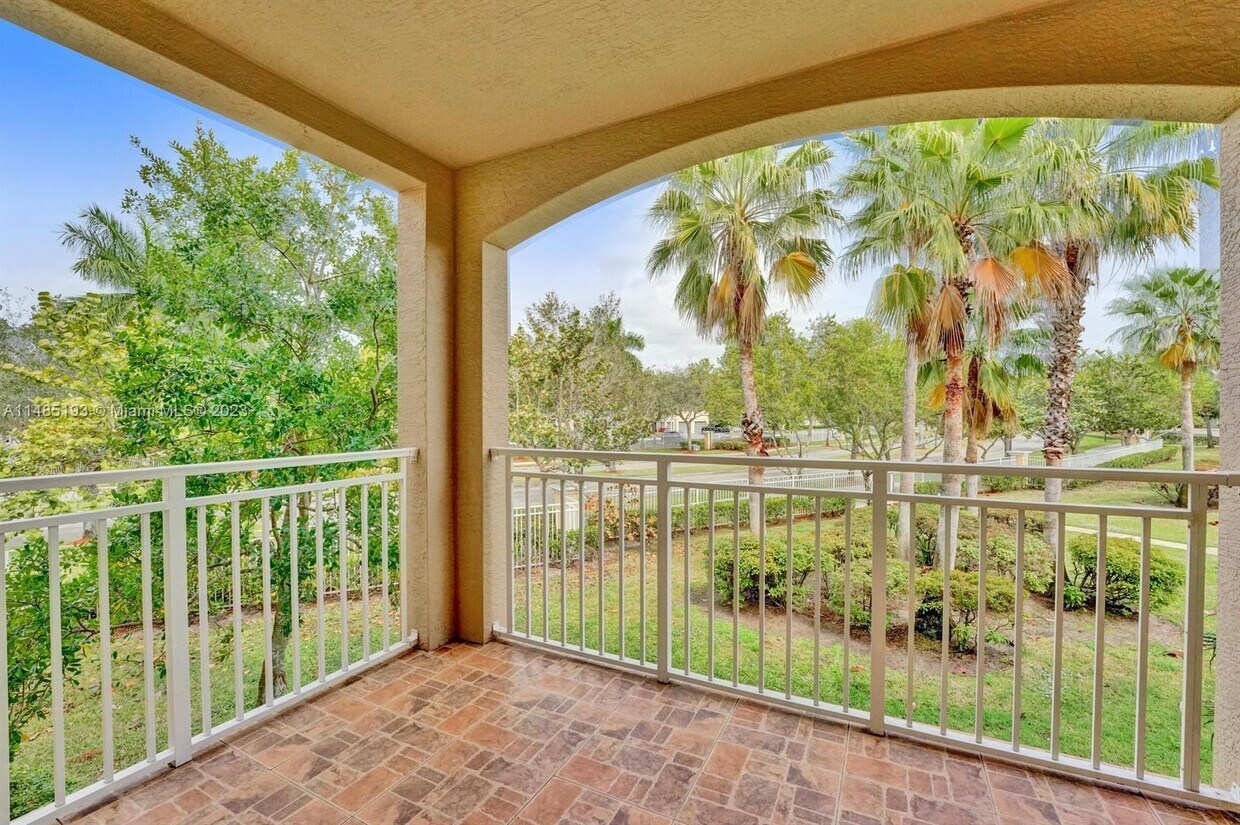 6510 Emerald Dunes Dr Unit 208, Wellington, FL 33411 Condo for Rent