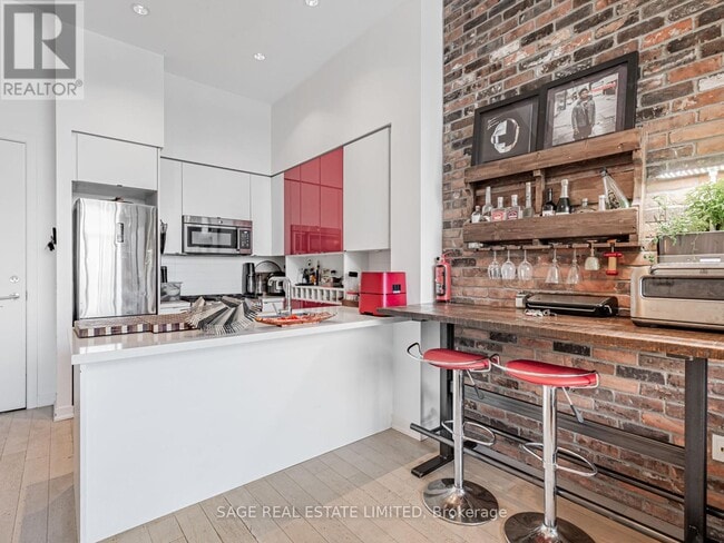 Photo du bâtiment - 88-PH88 Colgate Ave