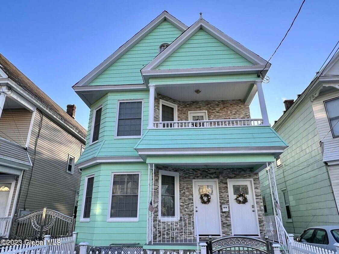 Primary Photo - 1010 Delamont Ave
