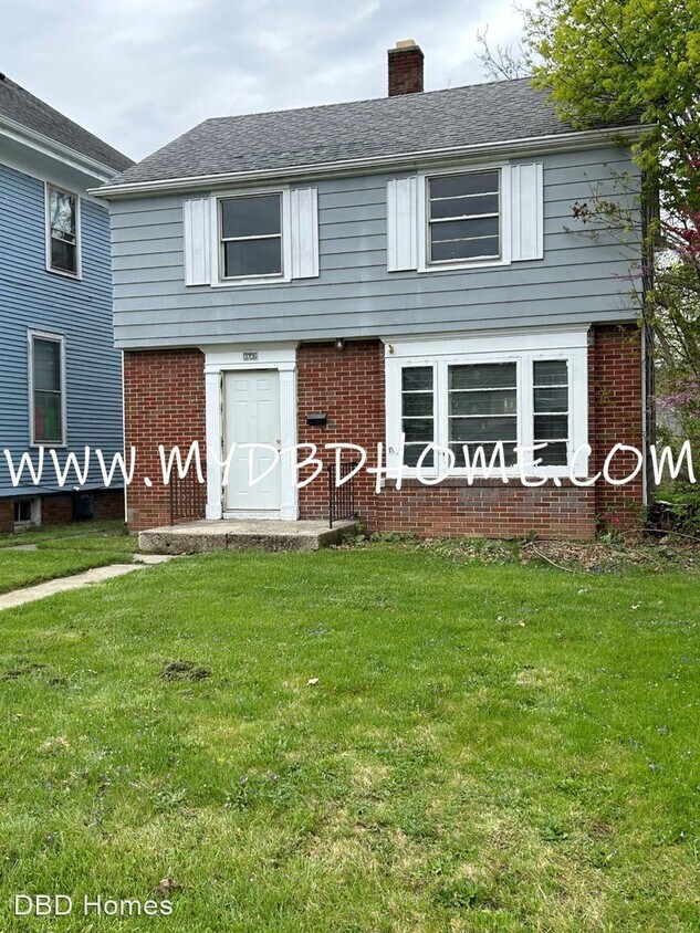 Foto principal - 3 br, 1 bath House - 3730 S Harrison St
