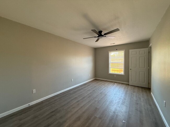 Building Photo - 156 Perseverance Dr