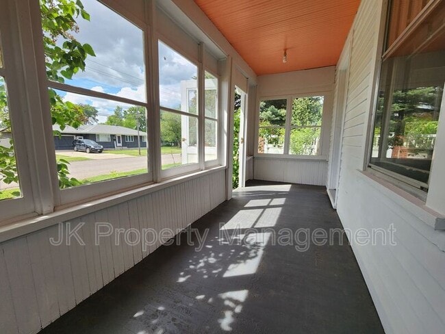 Foto del edificio - 111 27th St S