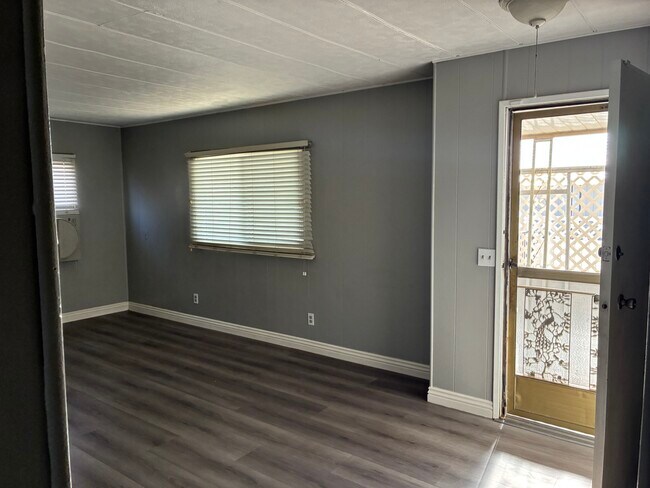 Foto del edificio - 19190 Hinton St