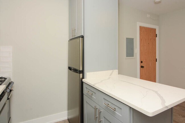 Foto del edificio - 508 W Belmont Ave