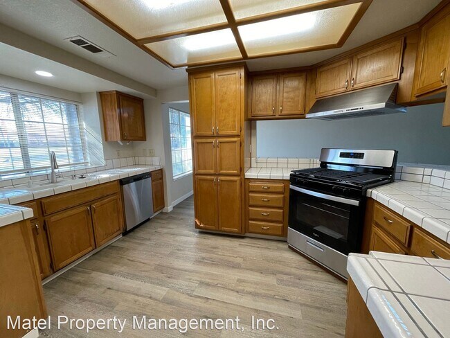 Building Photo - 4 br, 2 bath House - 2206 Orchard Creek Dr