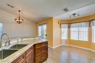 Building Photo - 420 Aloha Dr