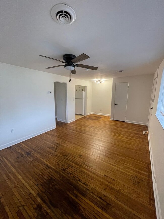 Foto del edificio - N Ellis