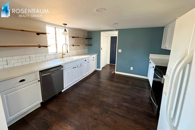Foto del edificio - Charming 2-bedrooms, 1.5-baths cottage in the heart of historic Mayer, AZ!
