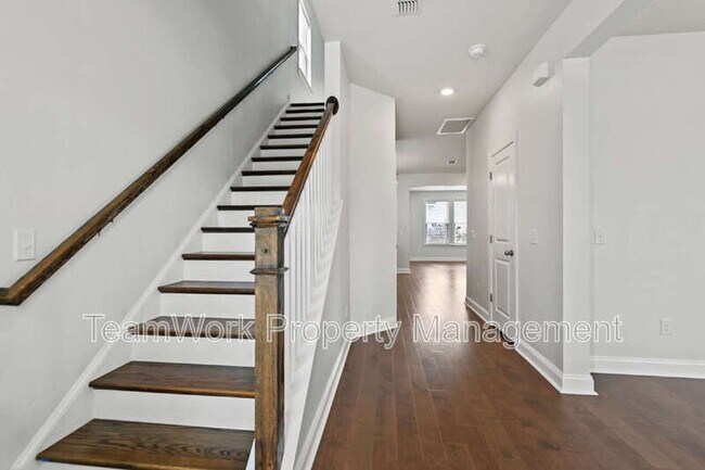 Foto del edificio - 165 Rowans Creek Dr