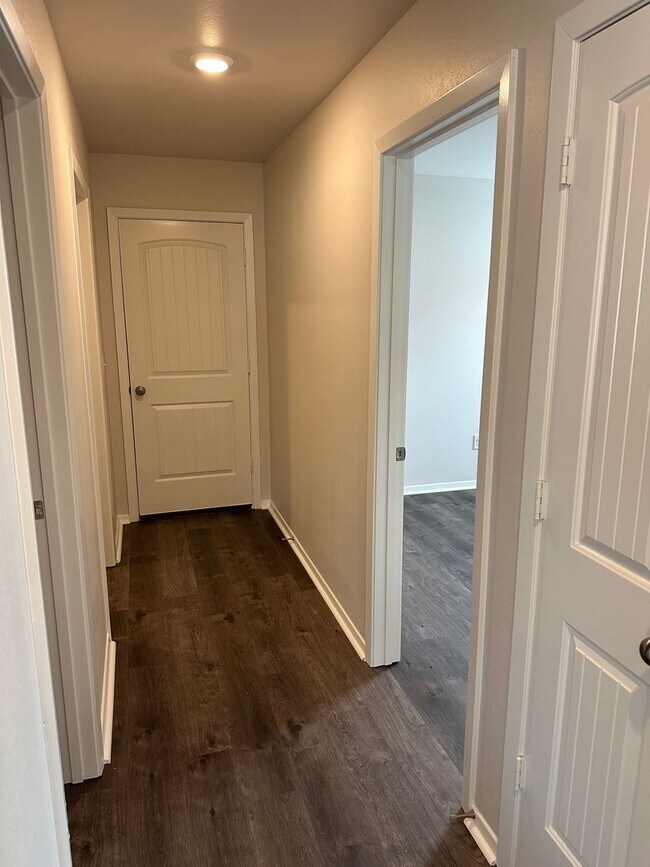 Foto del edificio - *NO RENT until 2026!!* BRAND NEW Three Bedroom | Two Bathroom in Whitetail Crossing