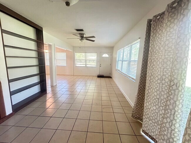 Foto del edificio - 1303 NE 20th Ave