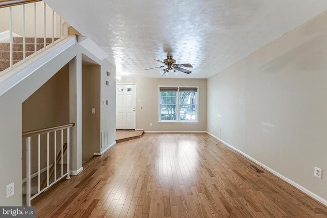 Building Photo - 8475 Canyon Oak Dr