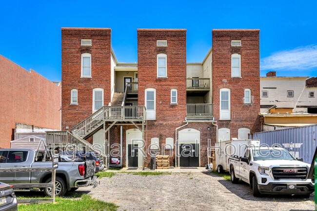 Building Photo - 1246 Broad St