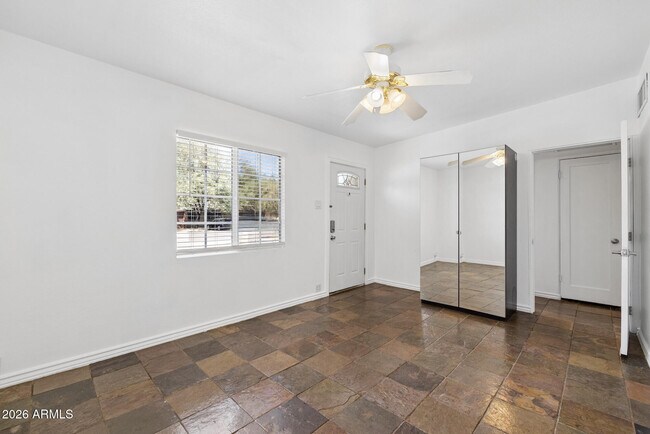 Foto del edificio - 1611 E Cedar St