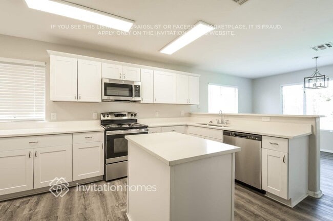 Building Photo - 7138 W Via De Luna Dr