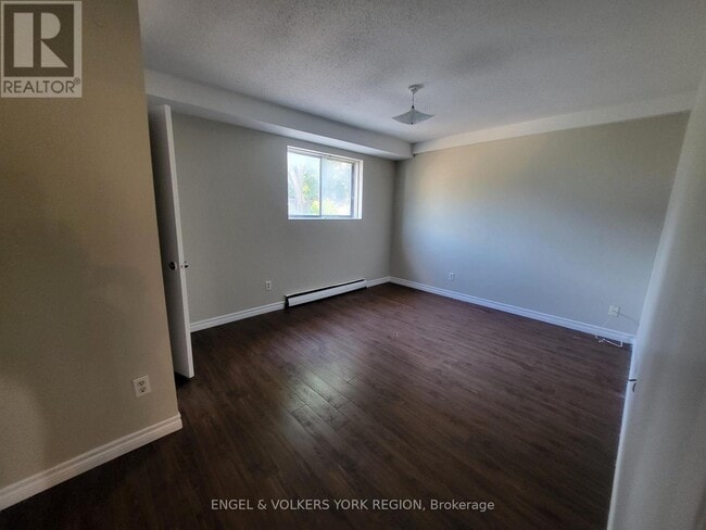 Building Photo - 109 Gowan St