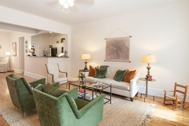 Foto del edificio - 2129 Dartmouth Pl