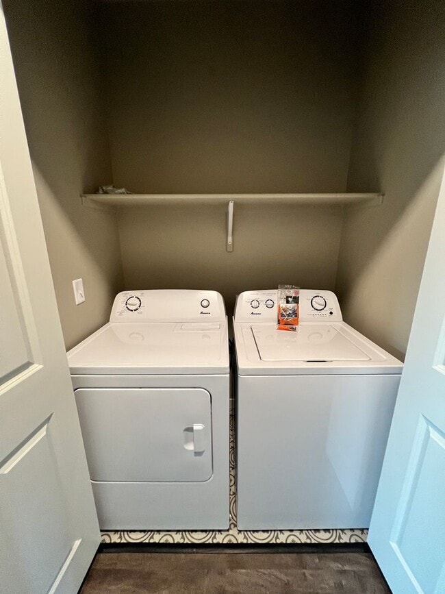 Interior Photo - Eagle Pointe