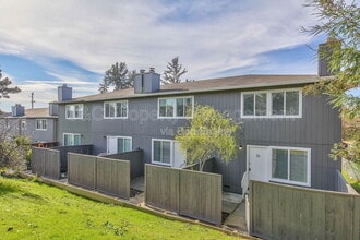 Building Photo - 130 Miles Ln