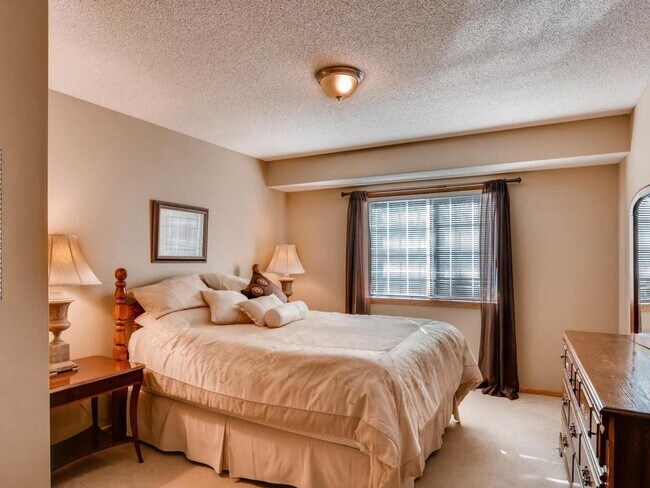 Foto del edificio - 2Bed/1.5Bath with LOFT Townhouse in West B...