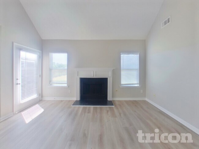Foto del edificio - 244 Grover Turner Way