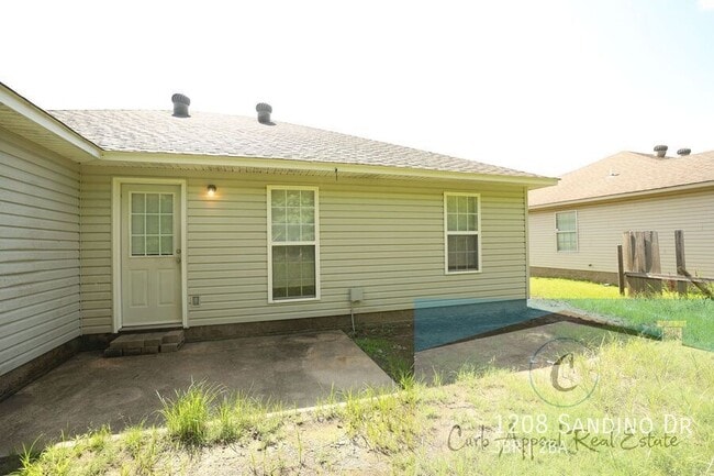 Building Photo - 1208 Sandino Dr