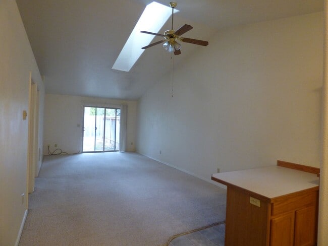 Building Photo - 632 Benjamin Ave
