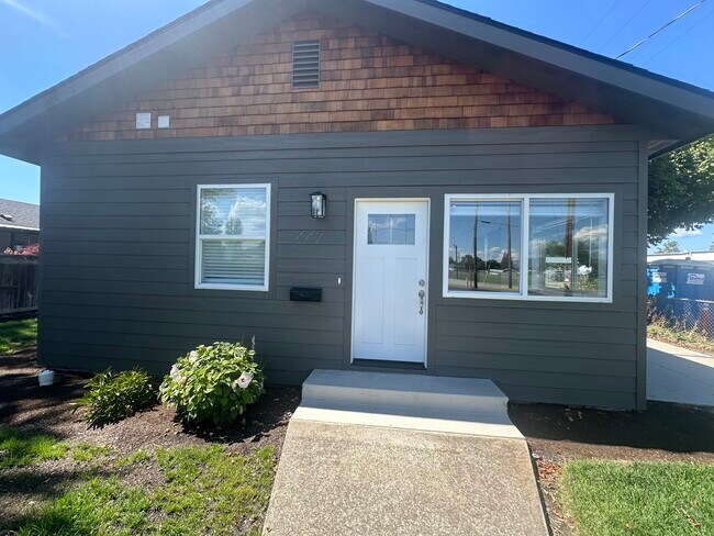 Foto del edificio - 447 Cedar St