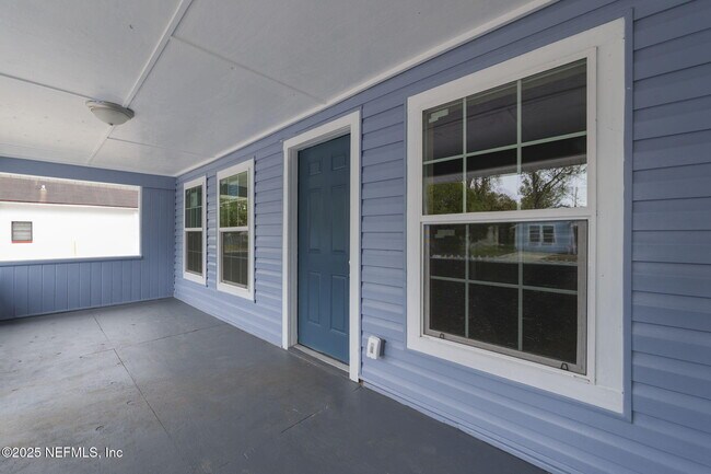 Building Photo - 1443 W 22nd St