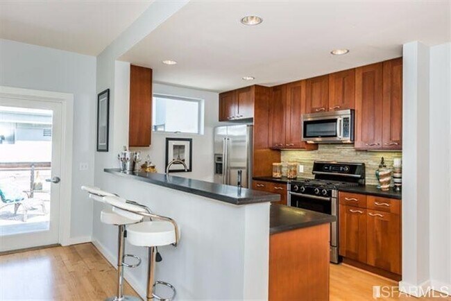 Building Photo - 1521 Sutter Street, Unit 504