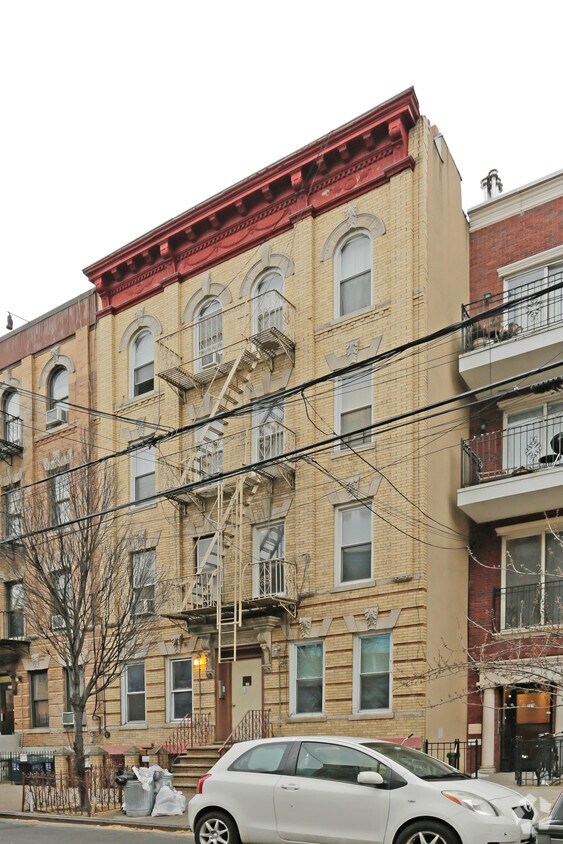 Primary Photo - 219 Kingsland Ave