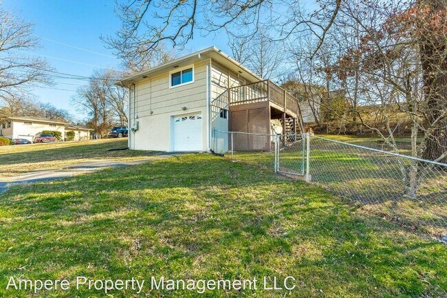Building Photo - 3 br, 1.5 bath House - 3700 Altamira Dr