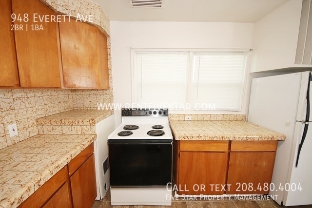 Building Photo - Five Star Property Management