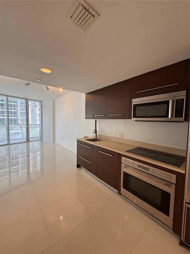 Foto del edificio - 495 Brickell Ave
