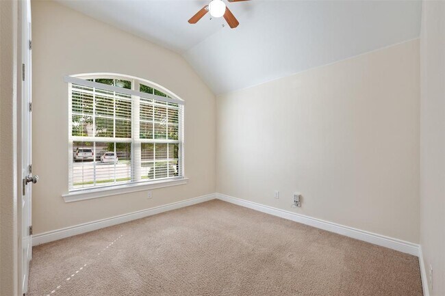 Building Photo - 3817 Glastonbury Trail