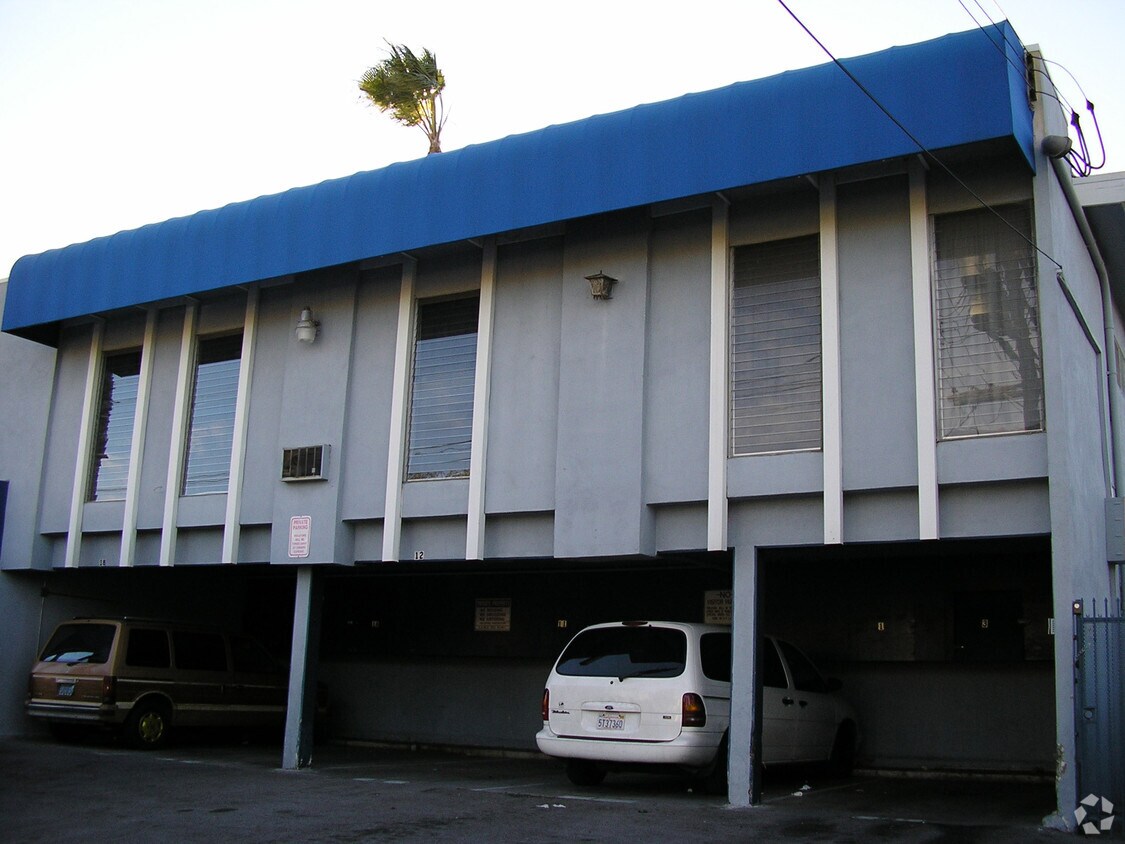 Building Photo - Riverton Riviera Apartments