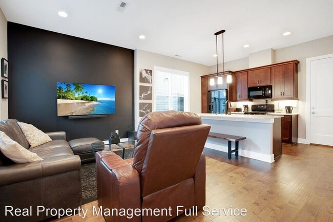 Building Photo - 2 br, 2.5 bath House - 508 vernon Circle