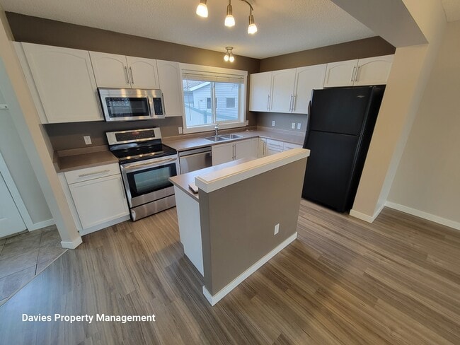 Building Photo - 5061 Stanton Dr SW