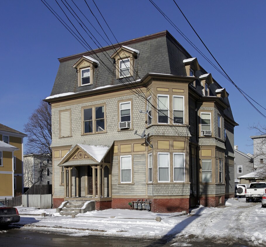 Foto principal - 297 Point St