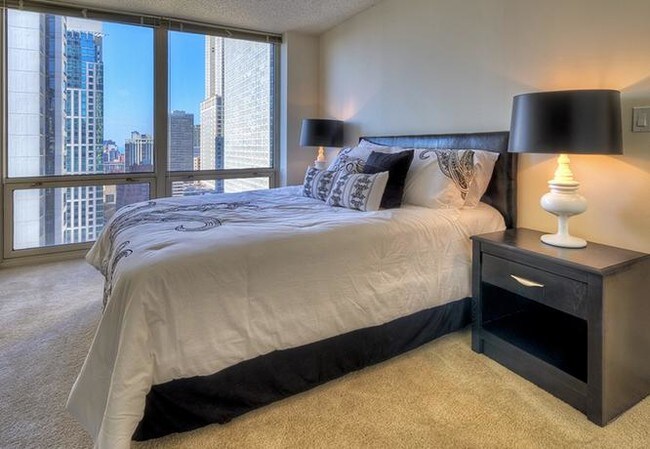 Foto del edificio - 758 N Rush St