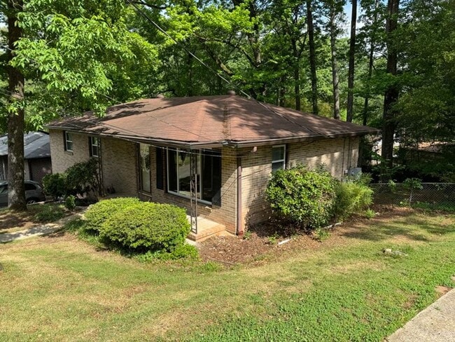 Building Photo - NOW AVAILABLE! RENT READY!!